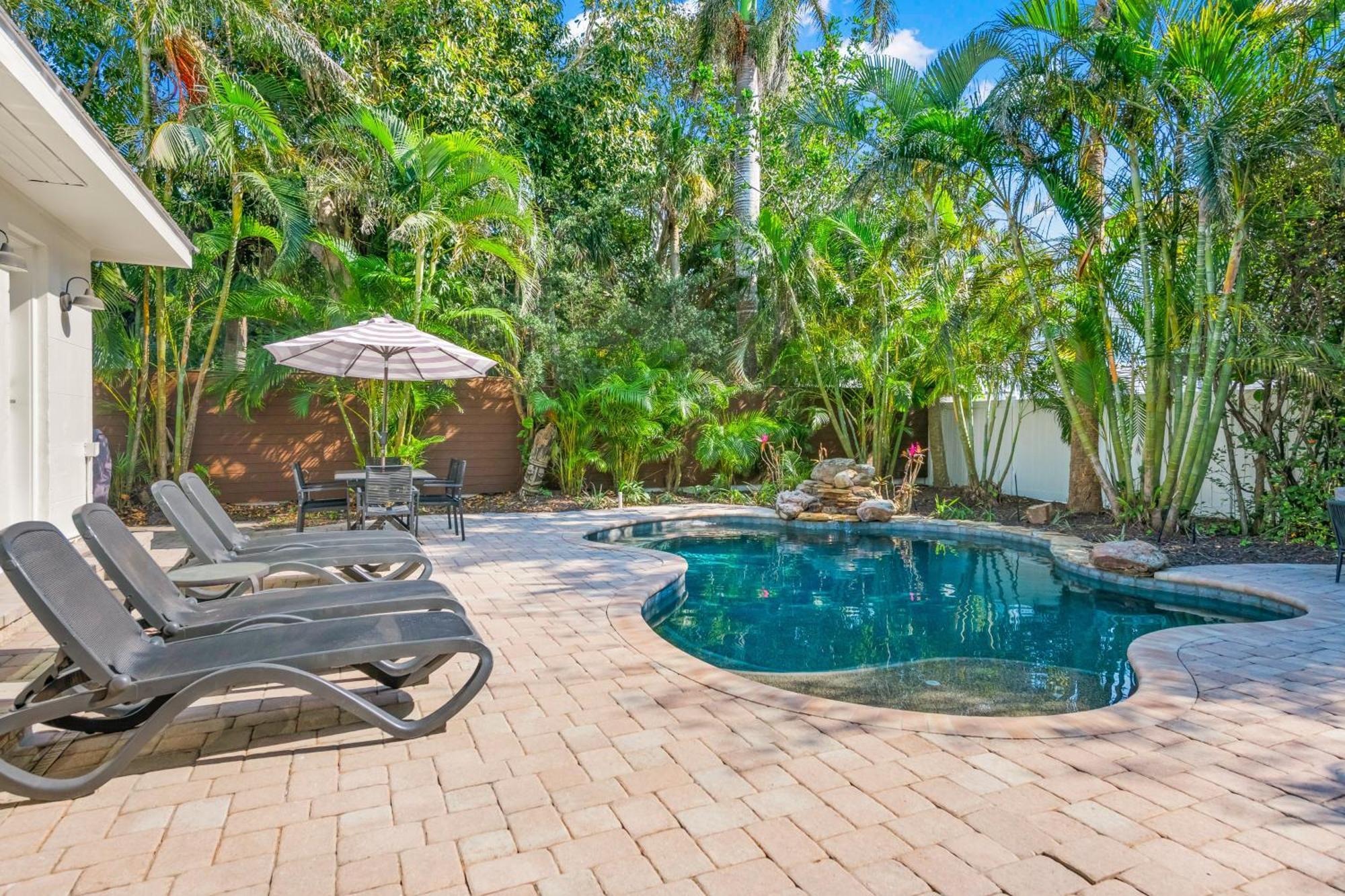 Sandy Pants - Designer Beach Chic Home Steps To Beach Backyard Oasis W Heated Pool Anna Maria Exterior photo